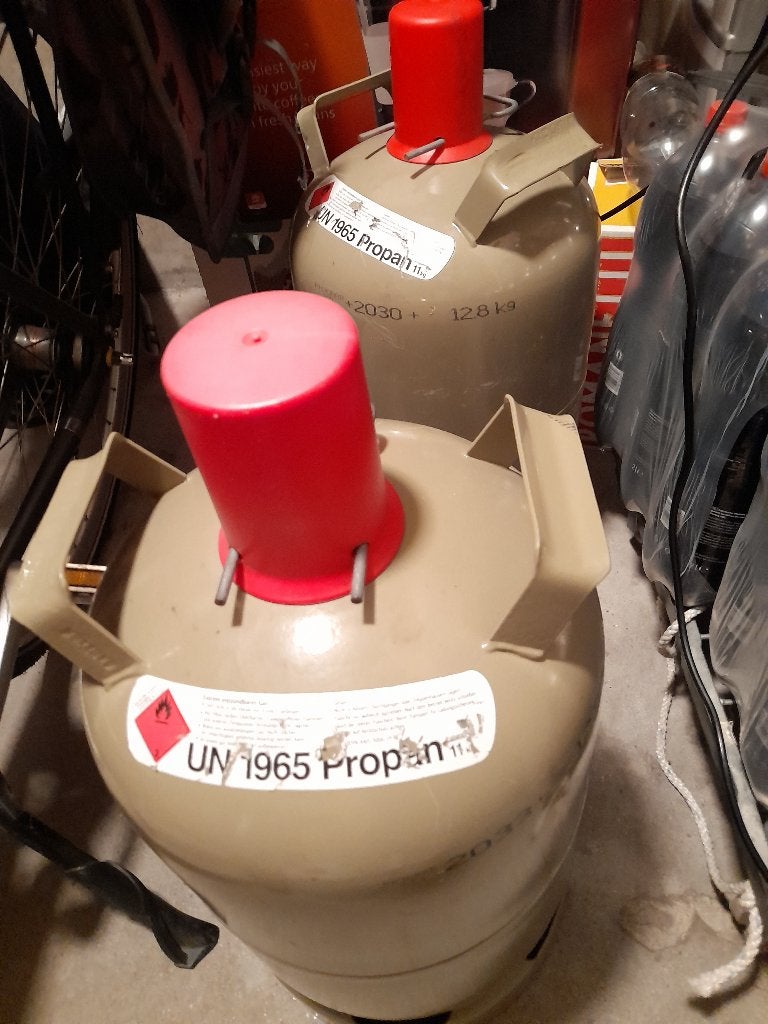 2 Volle 12,90 kg butaan gasflessen nieuw, Caravans en Kamperen, Caravan accessoires, Ophalen, Nieuw