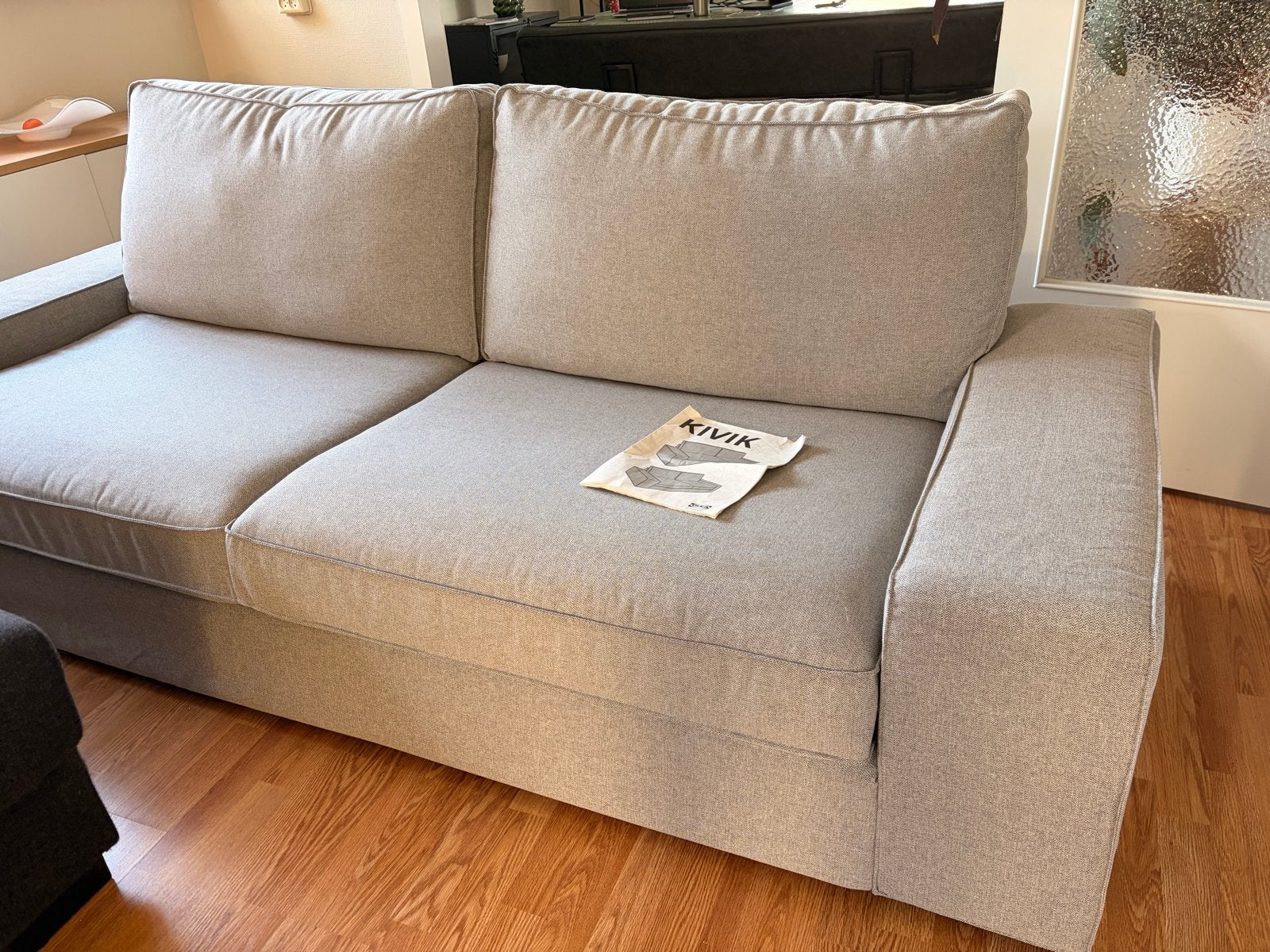IKEA KIVIK 3-zitsbank, Tibbleby beige/grijs, Ophalen, Driepersoons, 75 tot 100 cm, Zo goed als nieuw