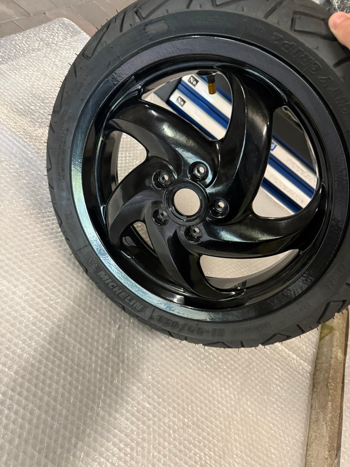 Gilera runner 13 inch DD velg + michelin band, Fietsen en Brommers, Ophalen, Nieuw, Overige typen