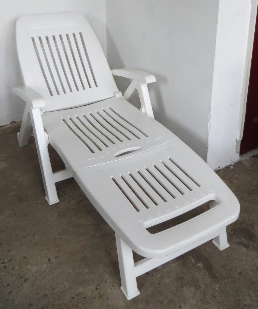 Kunststof ligbed / strandbed / poolbed / daybed. Sauna, Tuin en Terras, Ligbedden, Ophalen, Gebruikt, Kunststof, Verstelbaar