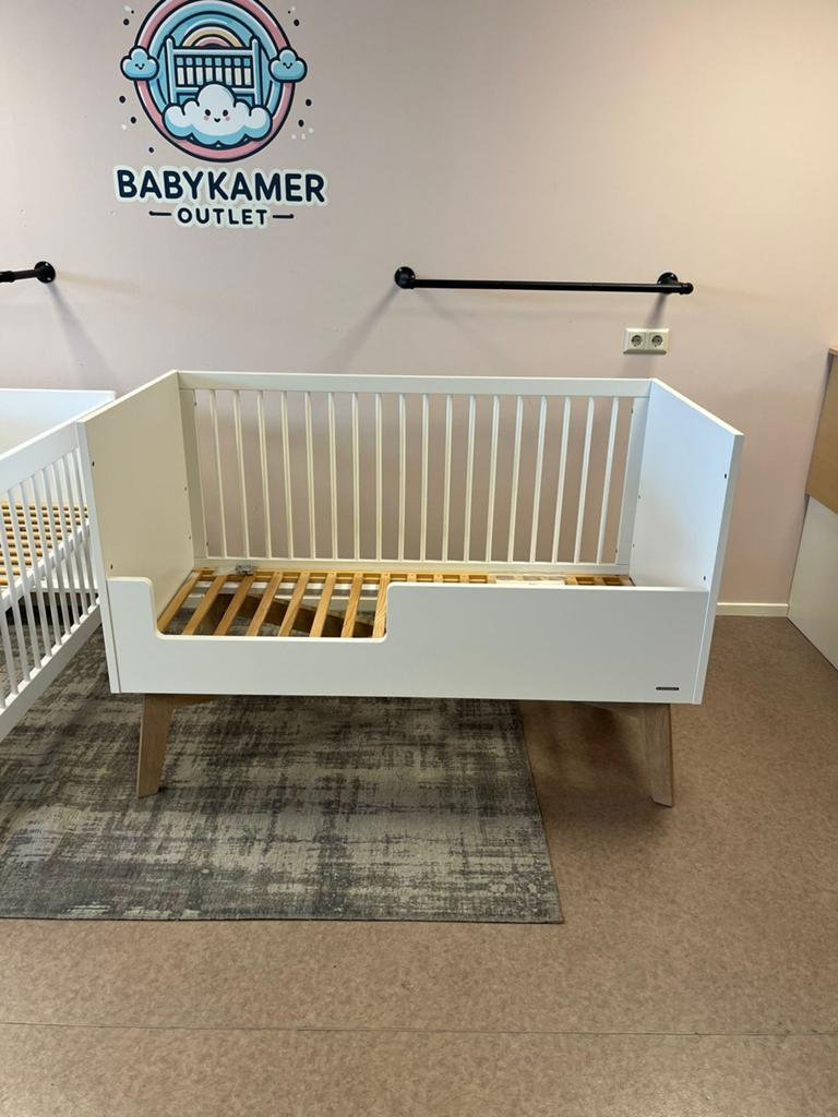 Kidsmill Sixties Ledikant 70x140 – Mat Wit / Beige OUTLET, Ophalen, Nieuw, Babykamer Outlet, Schoonenburgseweg 1 Overasselt