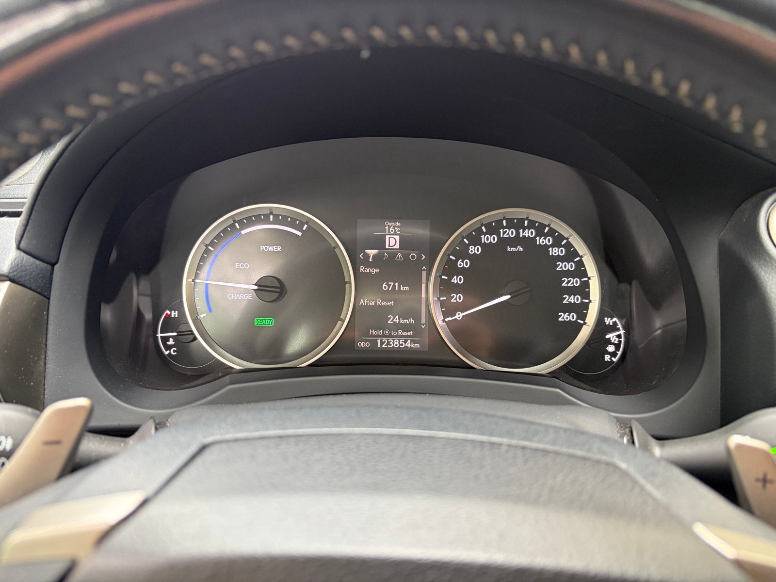 Lexus IS 300H 2.5 Hybrid CVT 2015 Wit, Auto's, Automaat, Achterwielaandrijving, 750 kg, 181 pk