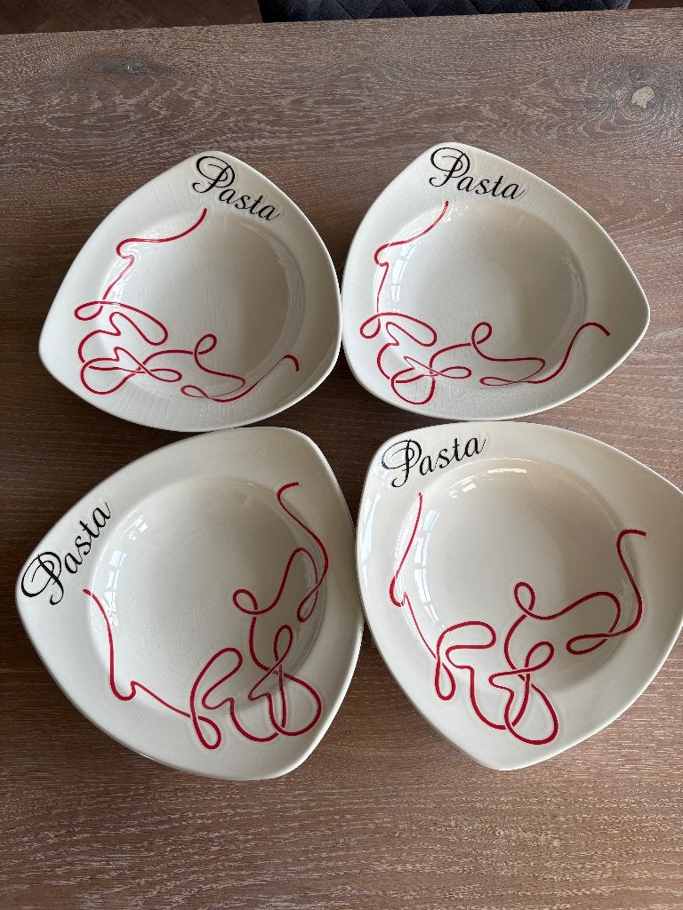 4 Pastaborden -Oil & Vingar, Gebruikt, Keramiek, Ophalen of Verzenden, Bord(en)