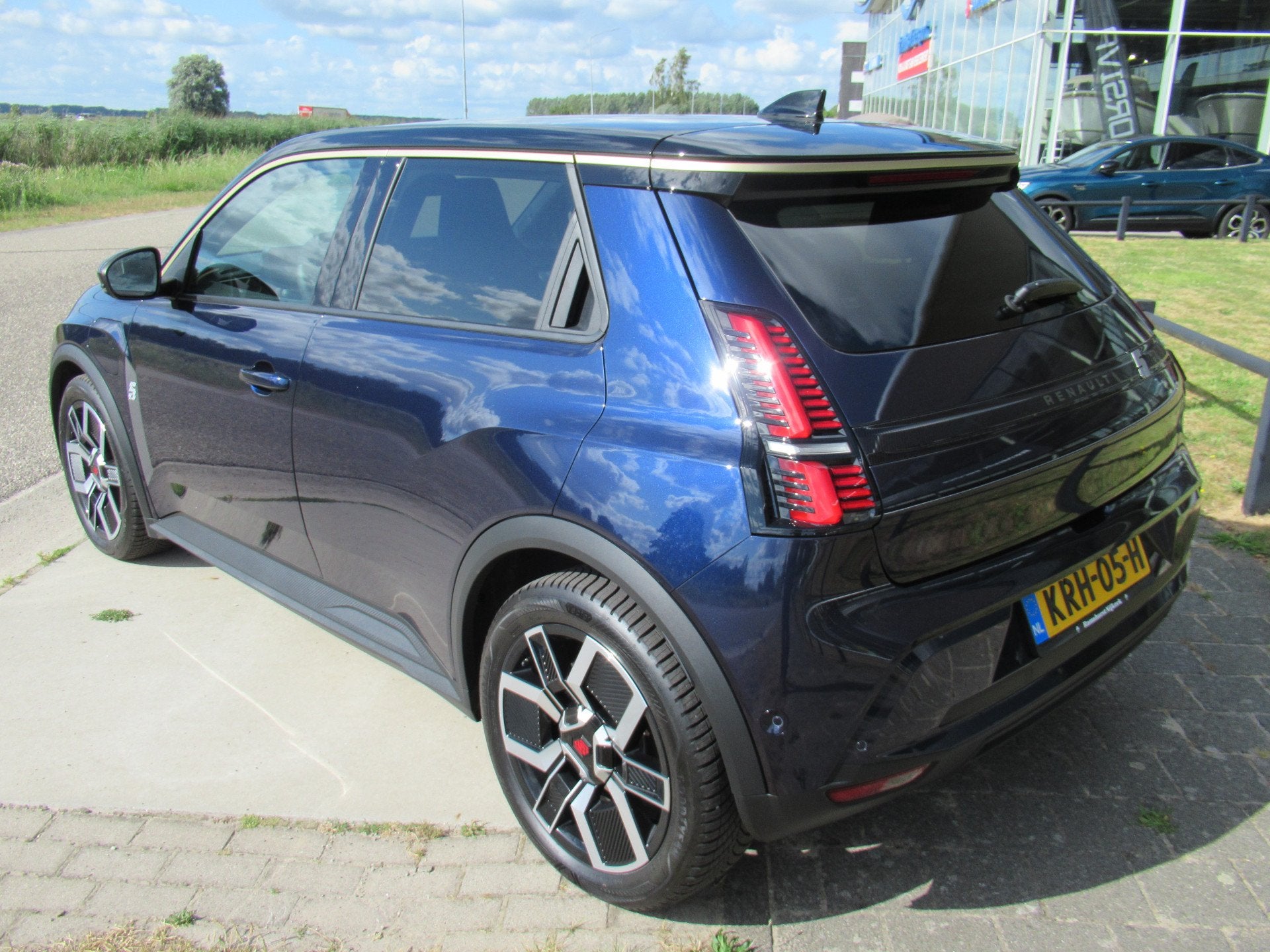 Renault 5 comfort range techno 150PK 52 kWh (bj 2025), Auto's, Stof, Gebruikt, Blauw, Geïmporteerd