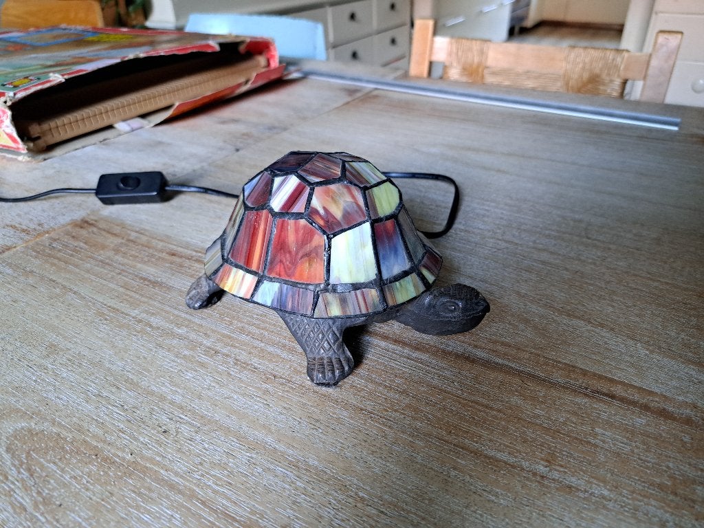 Tiffany-stijl schildpadlamp gietijzeren poot (glas in lood), Antiek en Kunst, Ophalen of Verzenden