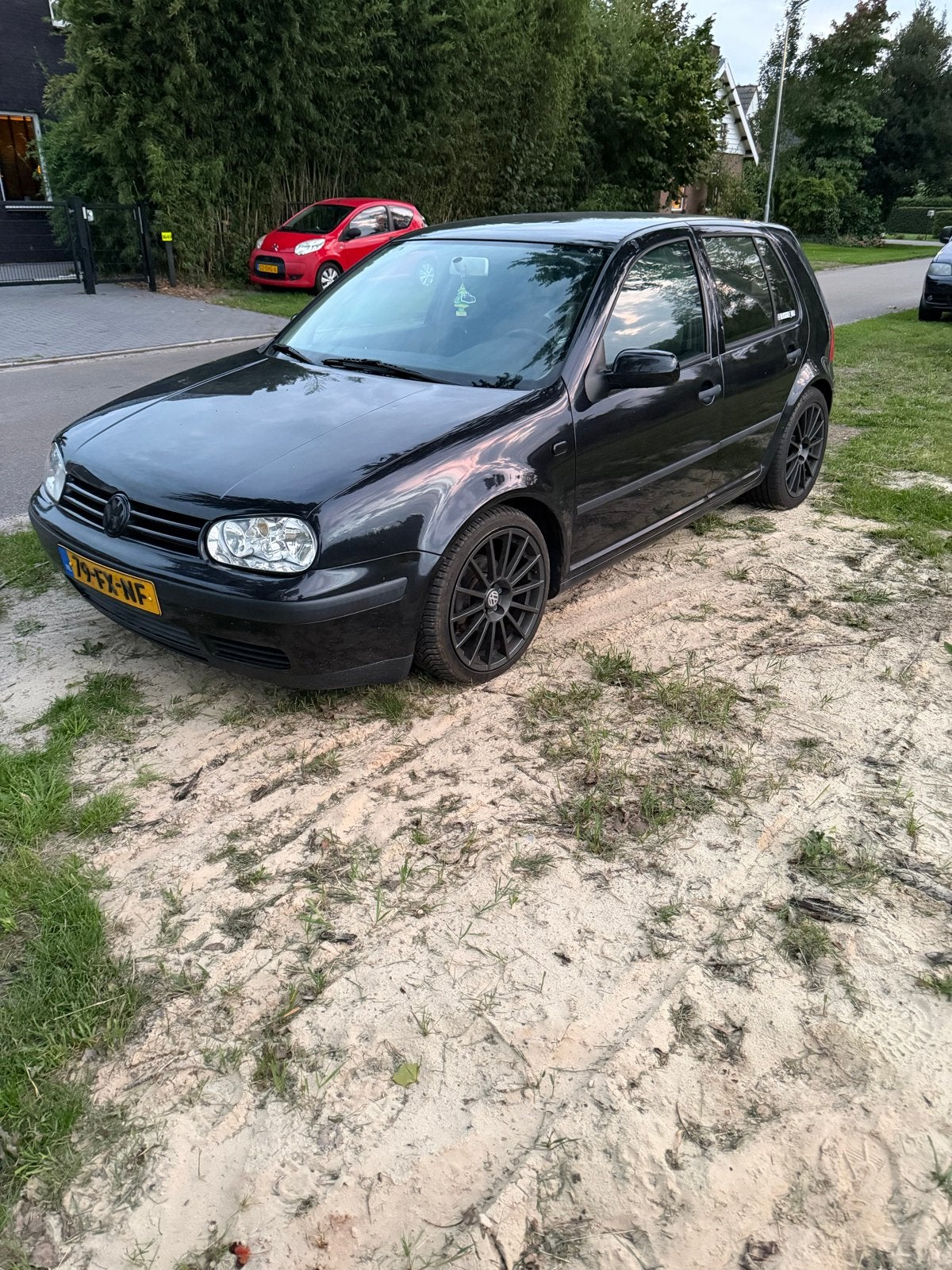 Volkswagen Golf 1.6 77KW 2000 Zwart nieuwe apk, Voorwielaandrijving, 1200 kg, Handgeschakeld, 1598 cc