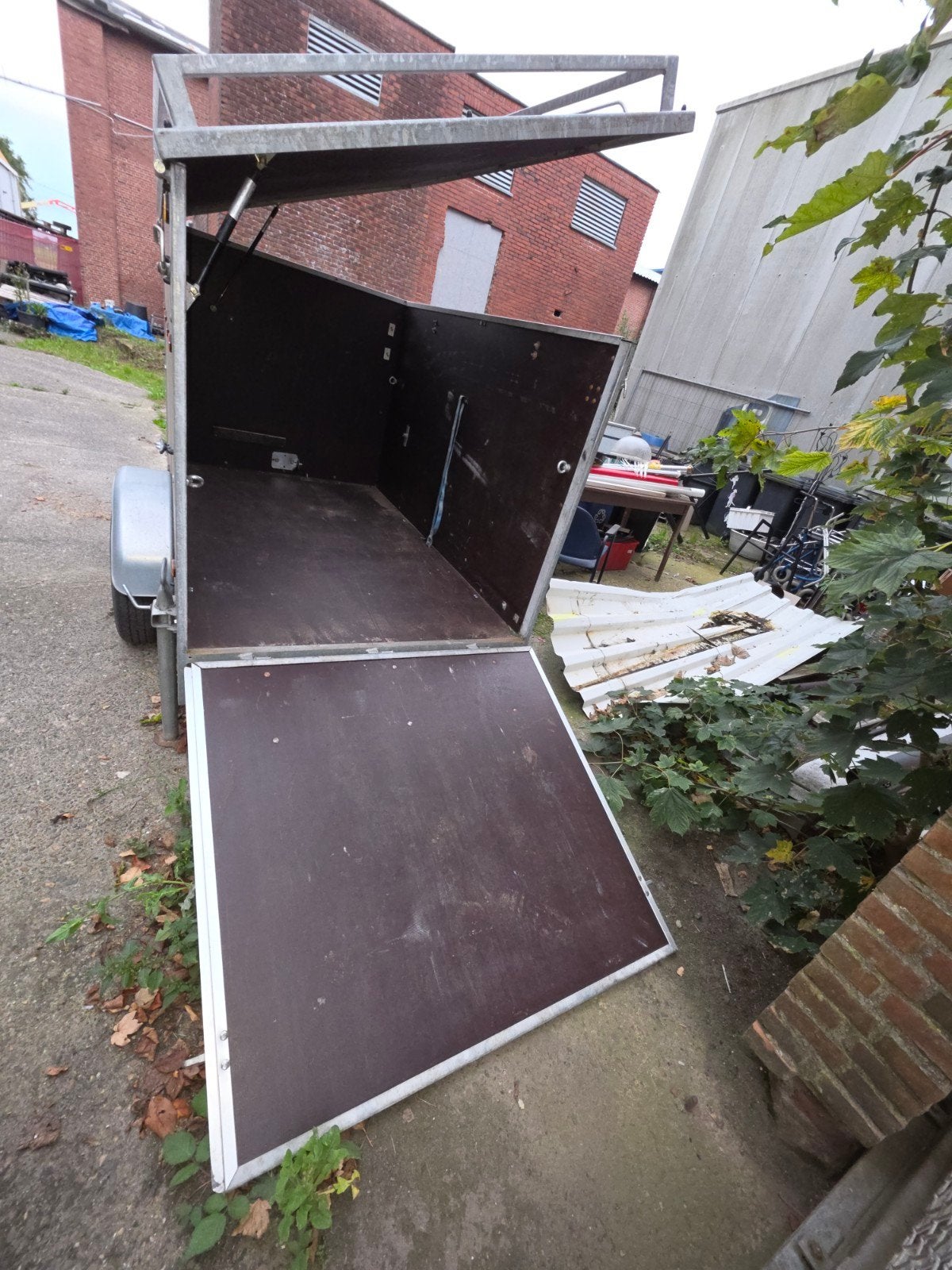 Waterdichte Aanhanger met Fietsendrager en Oprijplaat, Ophalen, Gebruikt