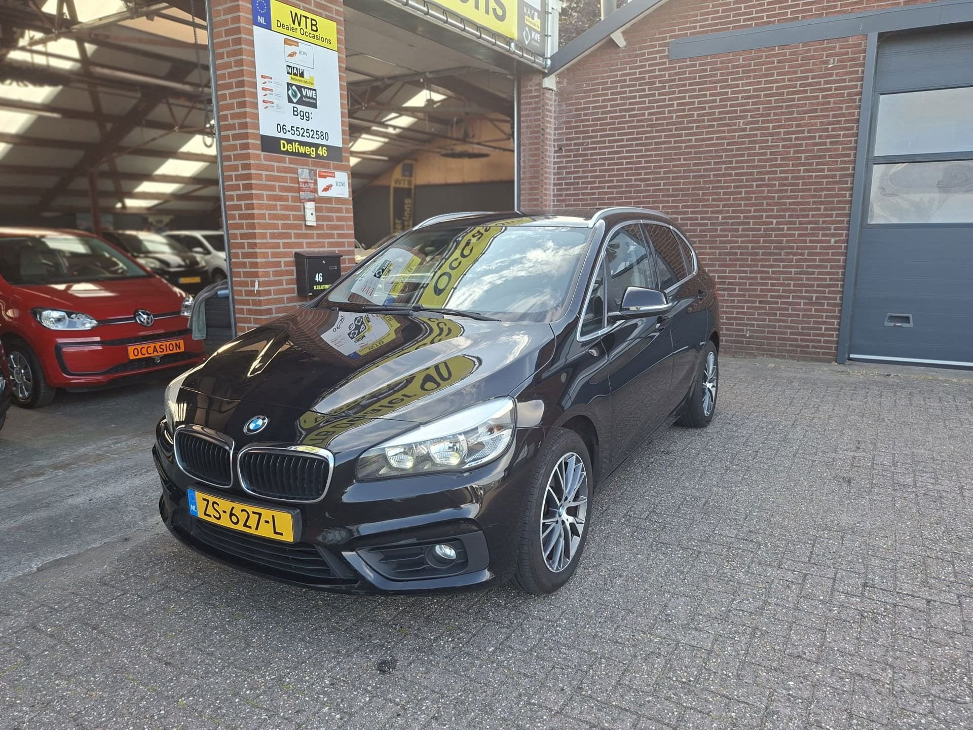 BMW 2-serie Active Tourer 218i M Sport, Navi, BMWdealer o.h., Auto's, Voorwielaandrijving, Gebruikt, Zwart, Bedrijf