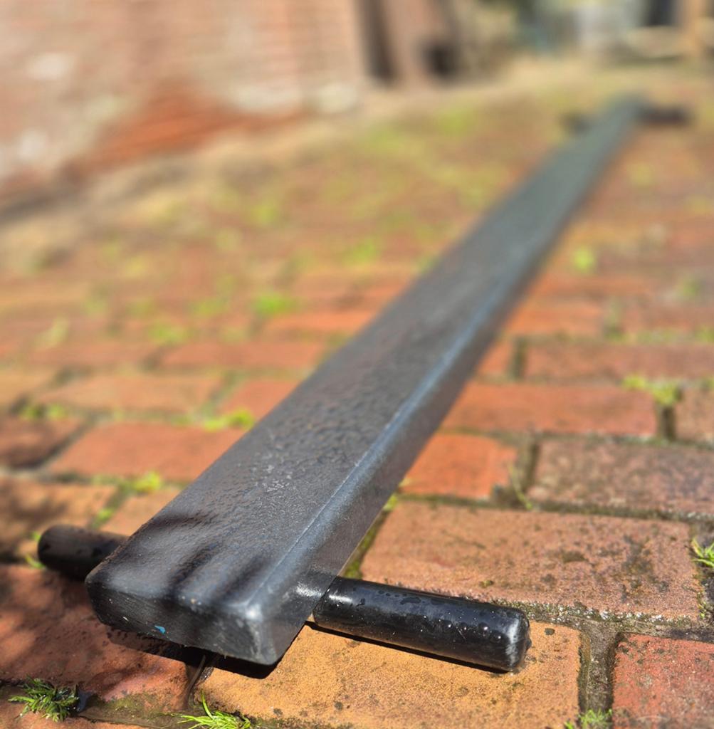 Turnbalk 2 meter lang, 7 cm hoog, 10,5 cm breed, Ophalen, Gebruikt, Zwart, Materiaal