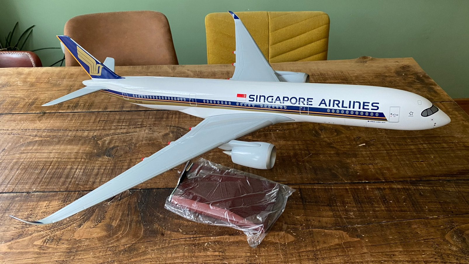 Airbus A350 Singapore Airlines schaal 1/100, Verzamelen, Luchtvaart en Vliegtuigspotten, Ophalen, Nieuw, Schaalmodel