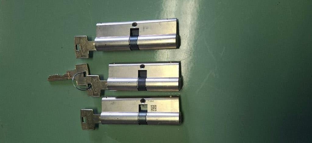 Set van 3 Gelijksluitende Cilindersloten 35/35, 35/45, 40/40, Ophalen of Verzenden, Zo goed als nieuw, Chroom, Slot