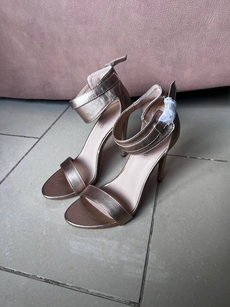 Rose sandalen met hak, Overige kleuren, Nieuw, Sandalen of Muiltjes, Ophalen of Verzenden