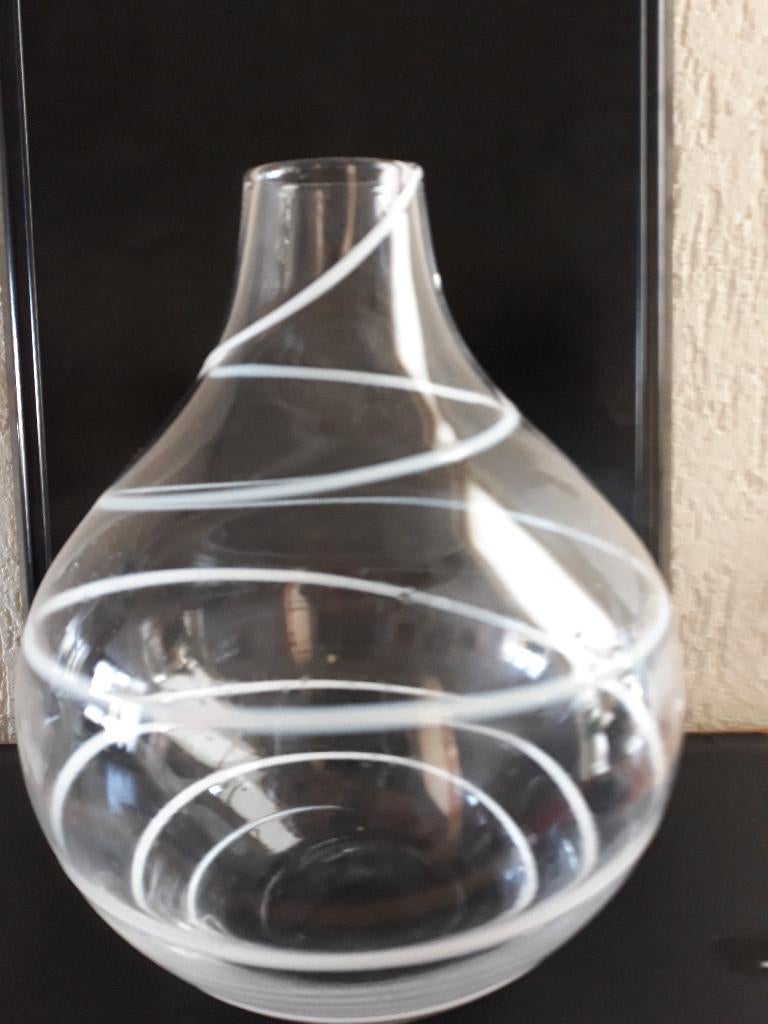 Vintage vaas, glaskunst, met witte slinger rondom, Ophalen of Verzenden