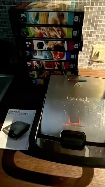 TEFAL snackcollection apparaat met 7 doosjes platen izgst, Verzenden, Uitneembare platen, Zo goed als nieuw