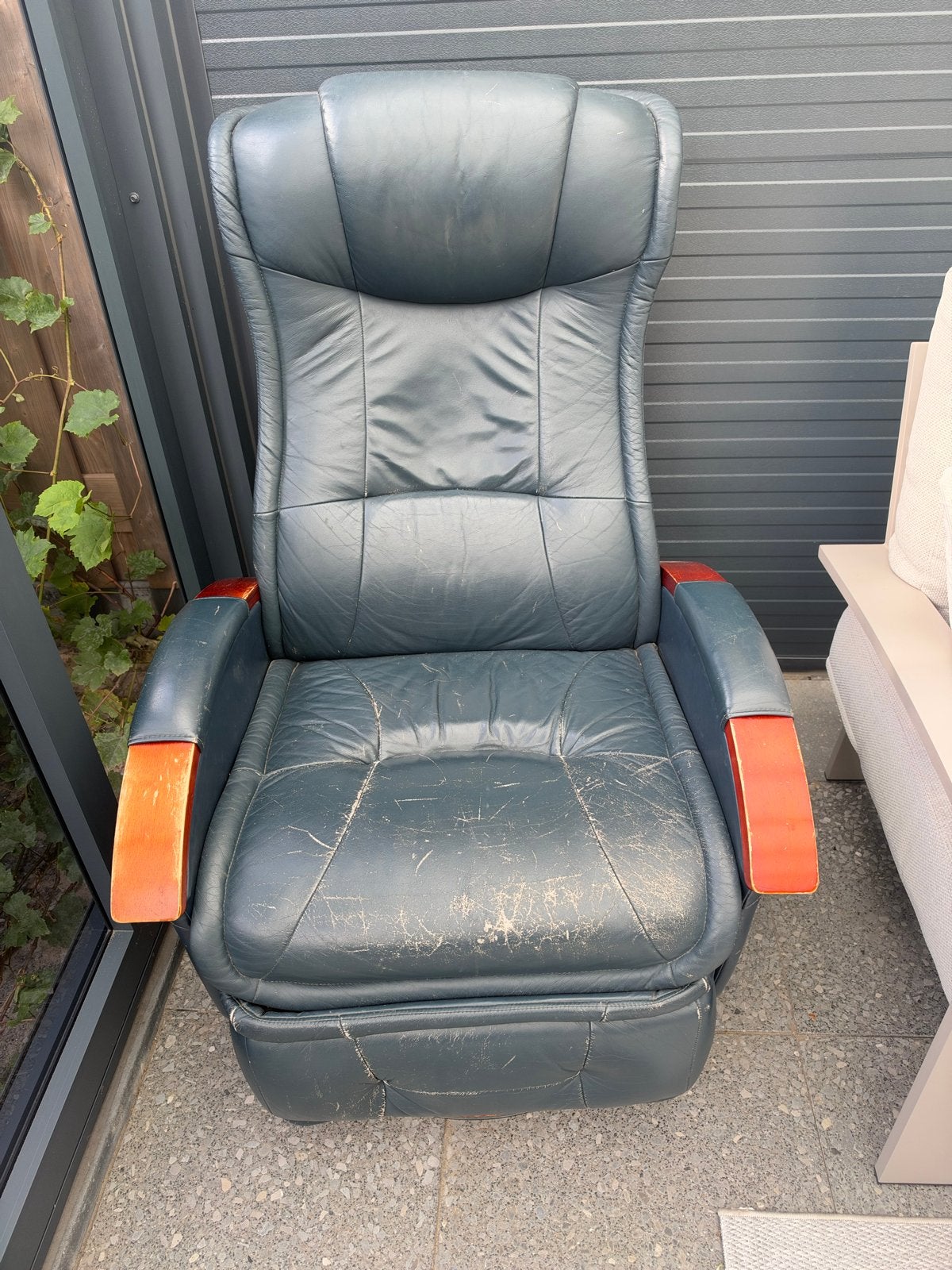 Comfortabele relaxfauteuil met voetenbank - Gebruikt