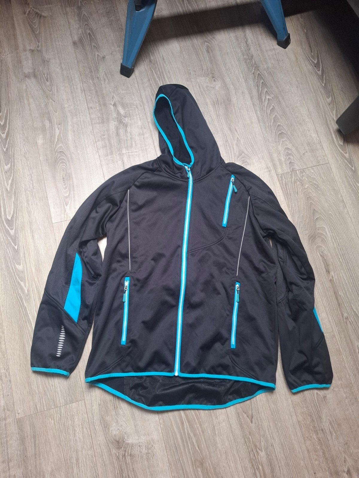 Crivit Sports sportjas - Zwart met blauwe accenten, Zwart, Maat 56/58 (XL), Ophalen of Verzenden, Zo goed als nieuw