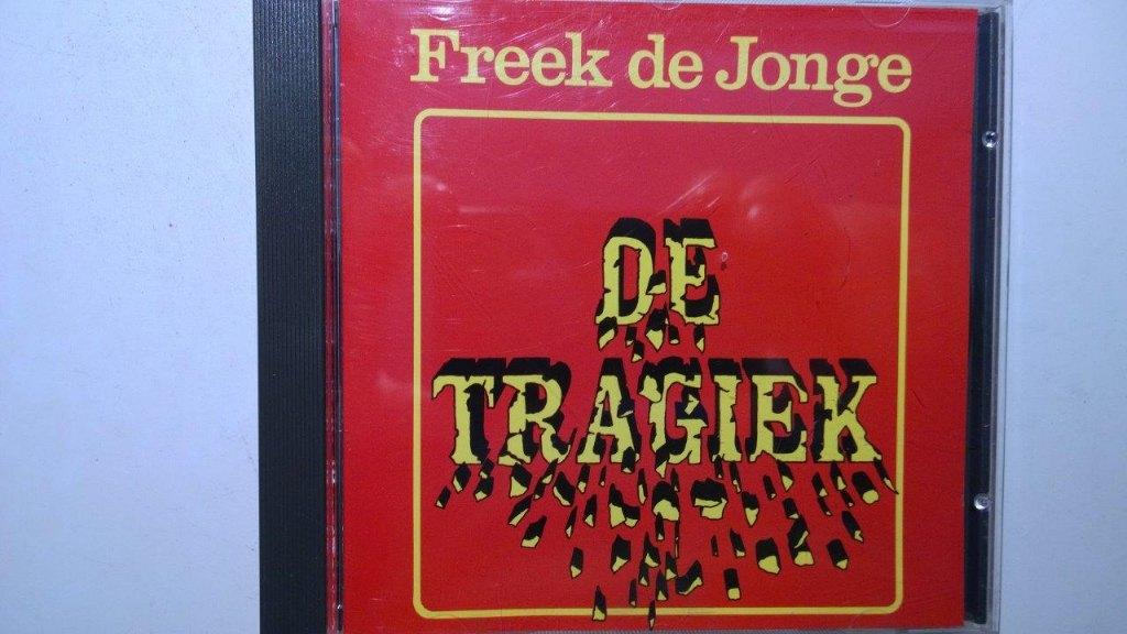 Freek de Jonge - De Tragiek, Ophalen of Verzenden, Zo goed als nieuw