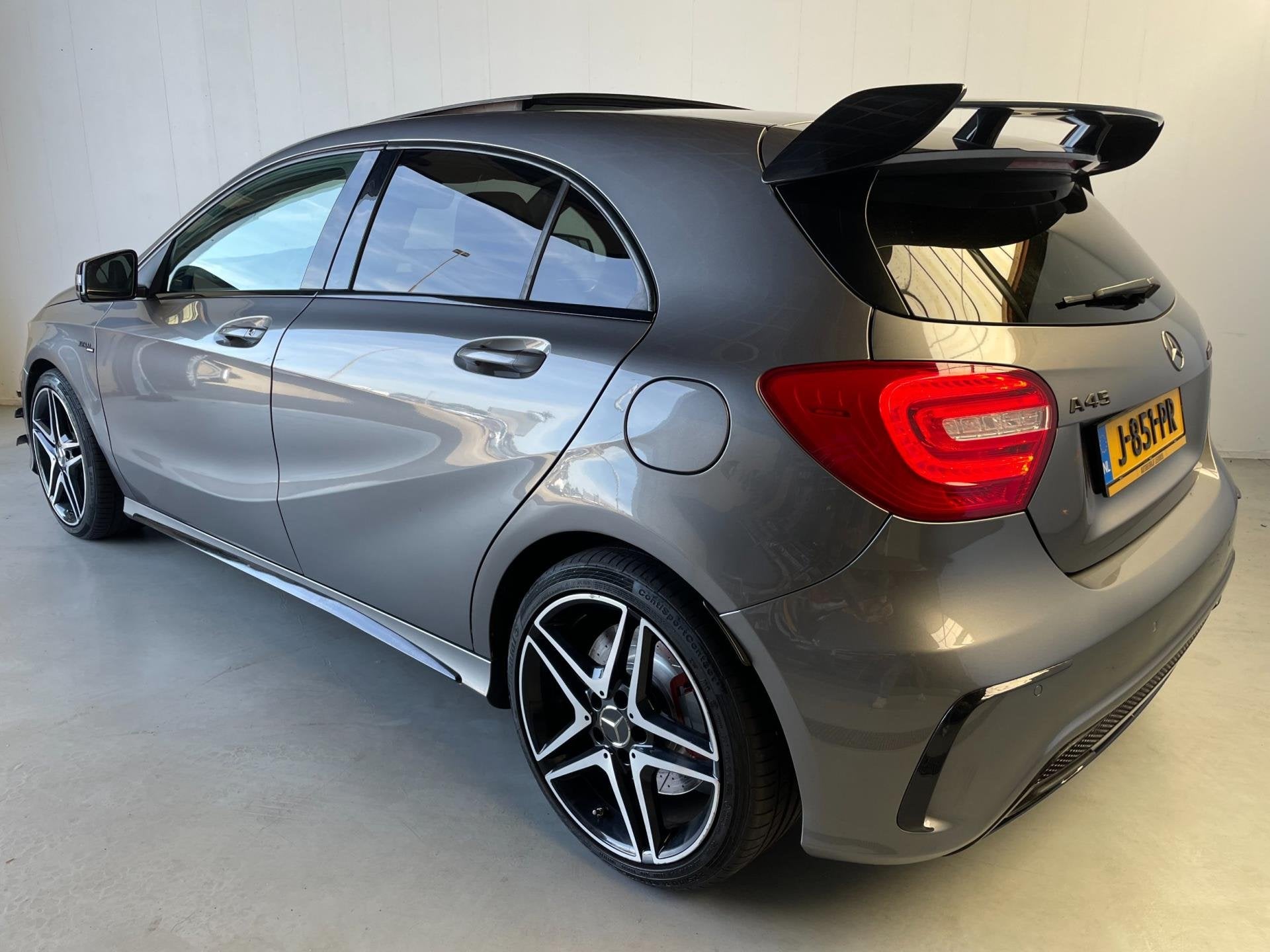 Mercedes-Benz A-klasse 45 AMG 4MATIC Pano Navi Xenon Leer PD, Auto's, Automaat, Gebruikt, 4 cilinders, 14 km/l