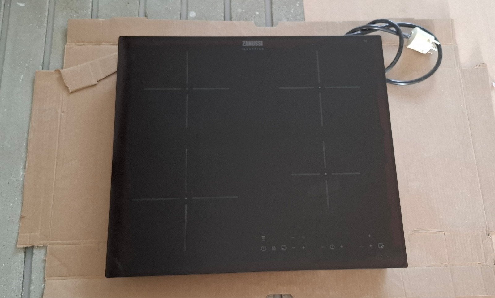 Zanussi ZITN643K Inductie Kookplaat - gebruikt, Witgoed en Apparatuur, Kookplaten, Zo goed als nieuw, Inbouw, Inductie, 4 kookzones