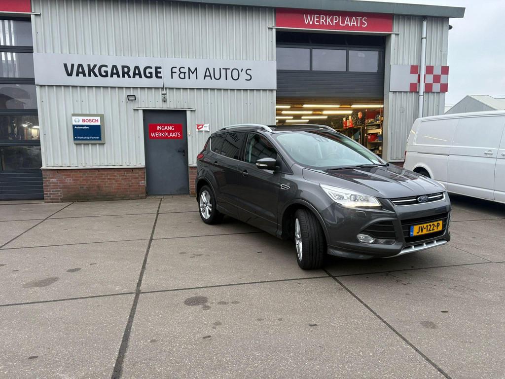 Ford Kuga 1.5 Titanium Styling Pack Pano, camera, cruise, Euro 6, 4 cilinders, Leder en Stof, Origineel Nederlands