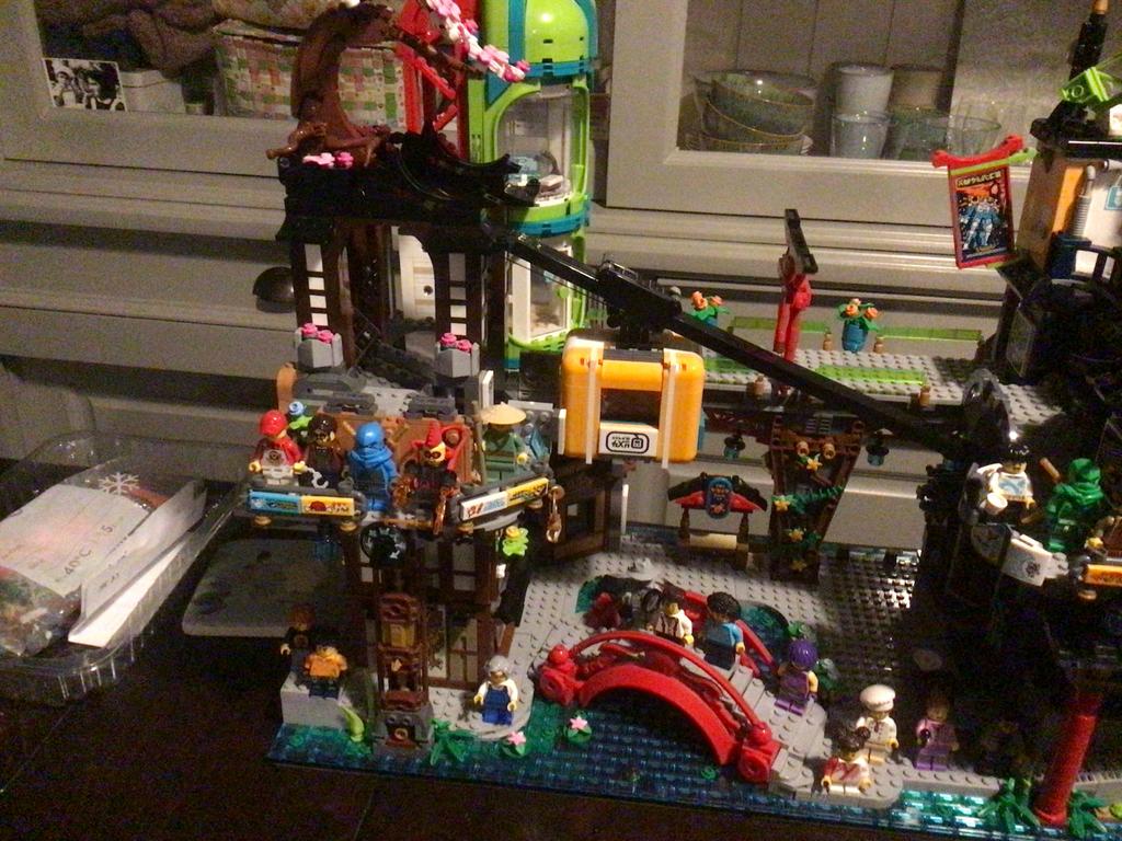 Grote LEGO Ninjago City Marketets 71799 z.g.a.n., Ophalen, Zo goed als nieuw, Overige merken