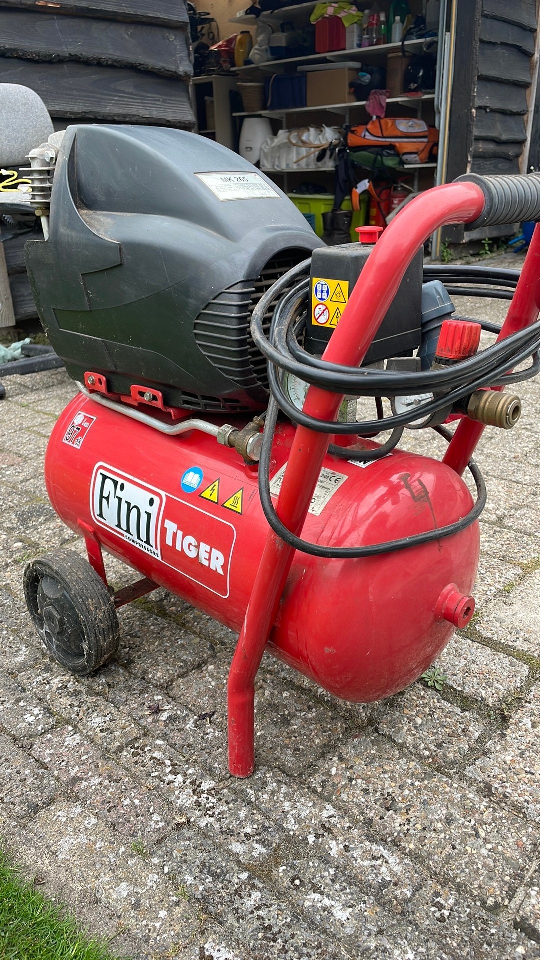 Compressor, Doe-het-zelf en Verbouw, Compressors, 100 liter of meer, Ophalen, Zo goed als nieuw