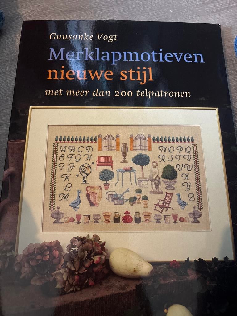 Merkplapmotieven nieuwe stijl - Guusanke Vogt, Ophalen of Verzenden, Gebruikt, Handborduren, Patroon