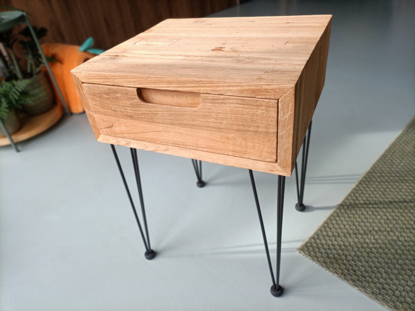 Massief Teak Houten Nachtkastje / Bijzettafel, Zo goed als nieuw, Rechthoekig, Hout, Ophalen