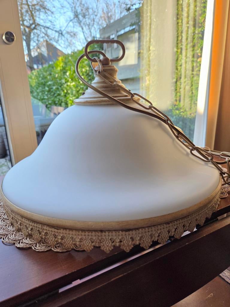Antieke hanglamp met melkglazen kap, Ophalen, Gebruikt, Glas, Minder dan 50 cm