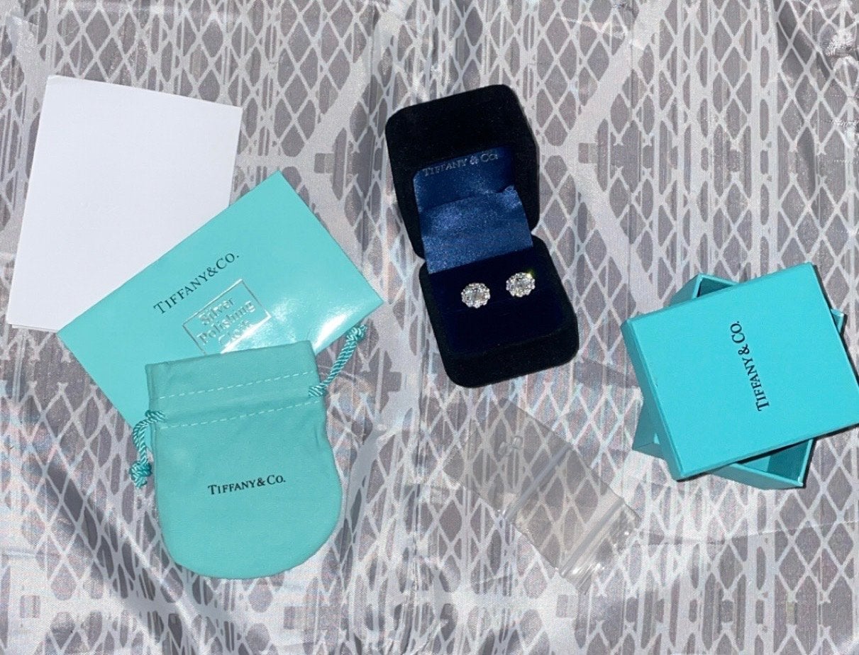 Tiffany & Co. Oorbellen met Diamanten, Ophalen of Verzenden, Zo goed als nieuw, Met edelsteen, Knopjes of Stekers