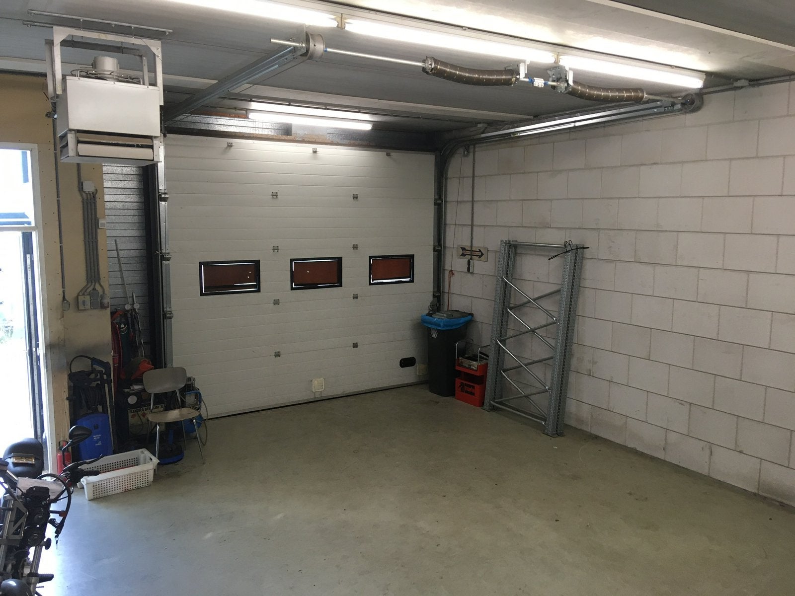 Bedrijfsloods Alkmaar 70m2 dichtbij uitvalswegen, Bedrijfsruimte