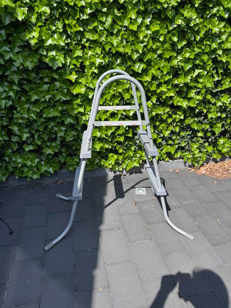 Zwembad trap intex, Tuin en Terras, Zwembad-toebehoren, Ophalen, Zo goed als nieuw