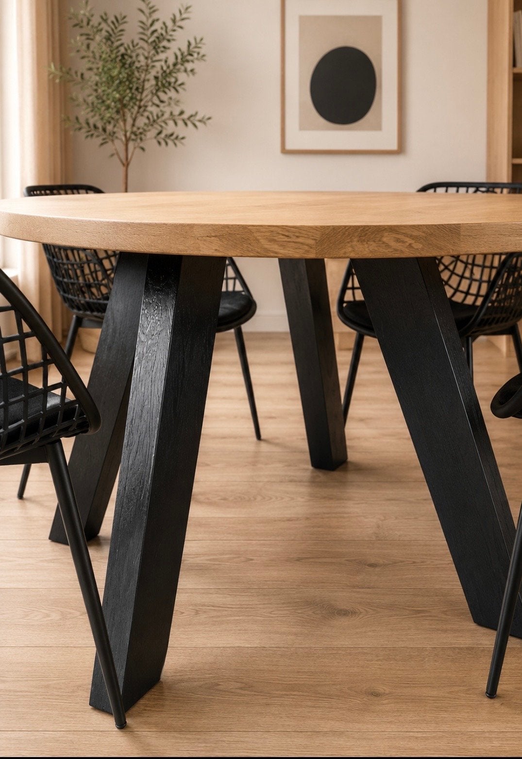 Ronde eettafel 130 cm massief eikenhout met zwarte poten, Gebruikt, 100 tot 150 cm, Ophalen of Verzenden, Vier personen