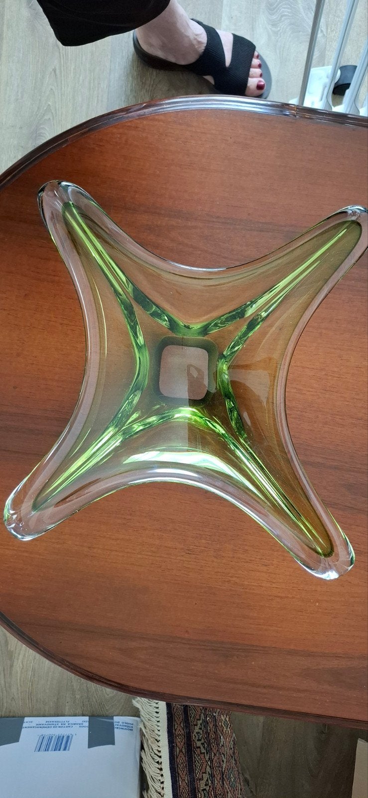 Vintage glazen schaal - Groen, vierpuntig design, Antiek en Kunst, Ophalen