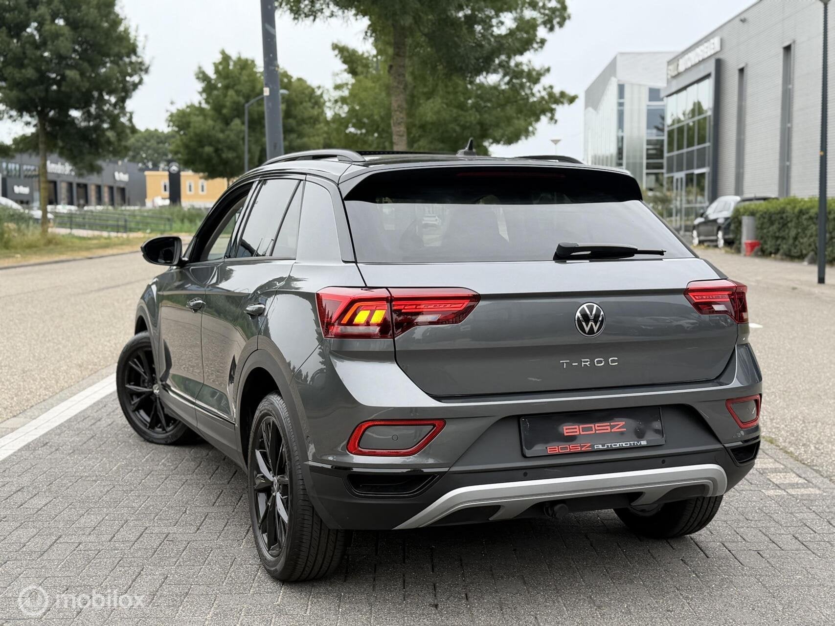 Volkswagen T-Roc 1.5 TSI DSG PANO IQ LANE KEYLESS TREKHAAK, Dealer onderhouden, 1498 cc, 4 cilinders, 150 pk