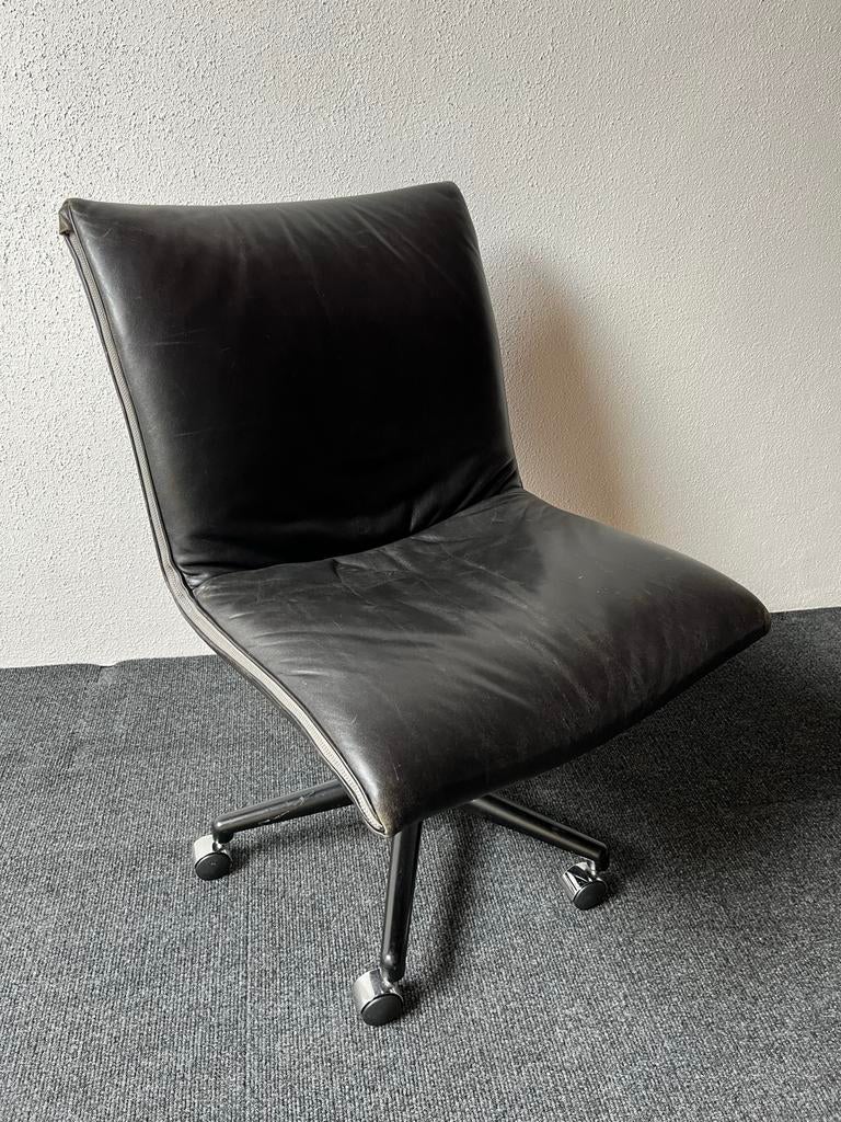 Artifort stoel vintage, Huis en Inrichting, Stoelen, Ophalen, Gebruikt, Zwart, Leer