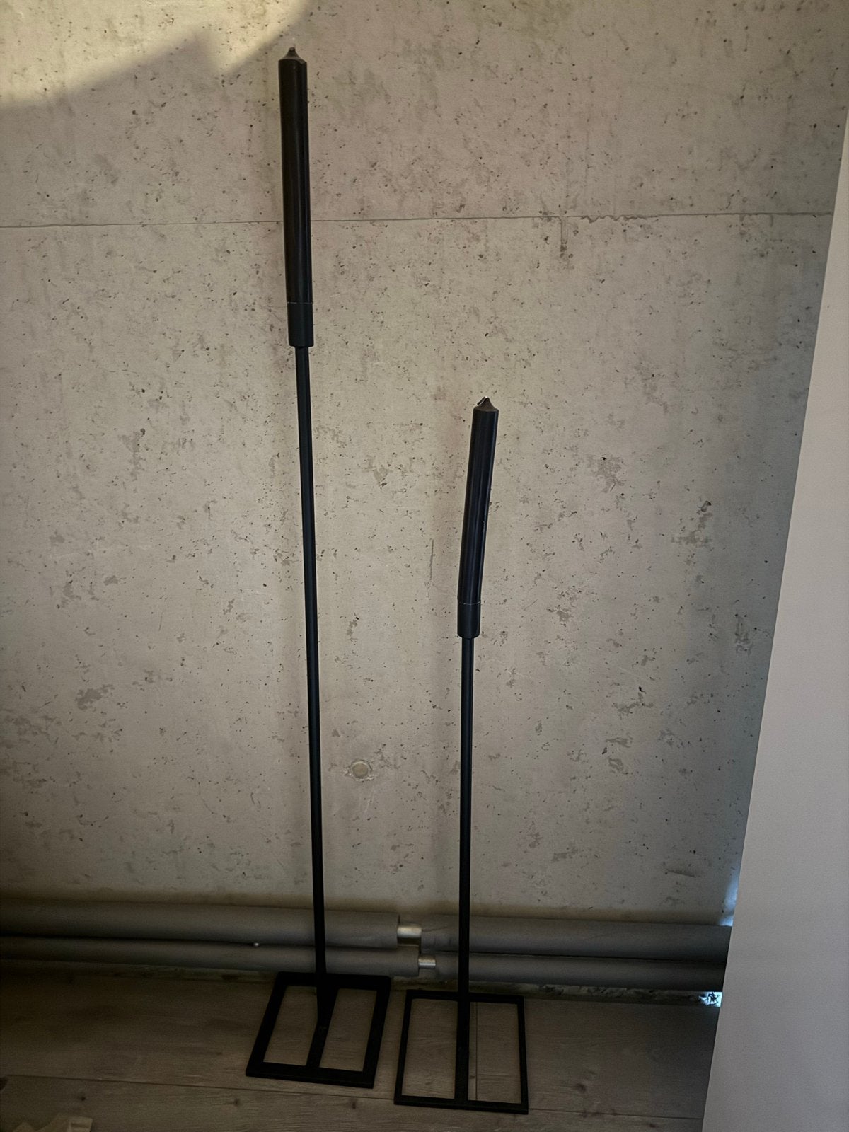 Set van 2 Kaarspilaren - 80cm en 120cm hoog, Huis en Inrichting, Woonaccessoires | Kandelaars en Kaarsen, Gebruikt, Zwart, Ophalen of Verzenden
