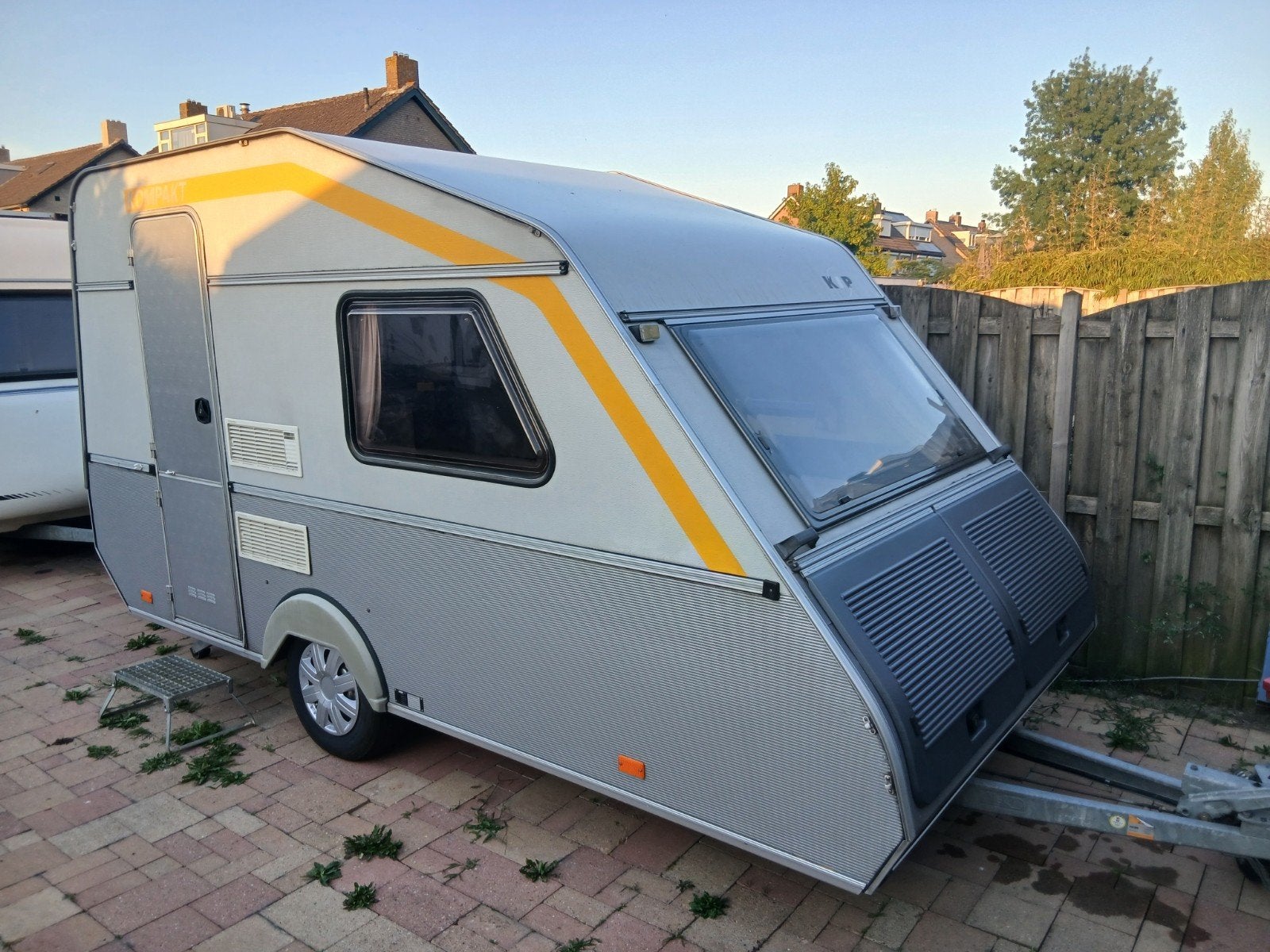 Kip Kompakt 37 EK - Compacte en complete caravan, Standaardzit, Kip, Tot en met 2, Particulier