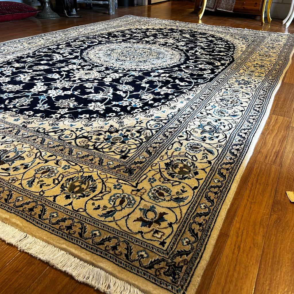 Trendy origineel Perzisch tapijt – 305 x 195 cm – Nain, TTM Wonen, Meubels – (Perzische) Tapijten en Woonaccessoires, Taag 63, 2491 CS, Den Haag (Forepark)