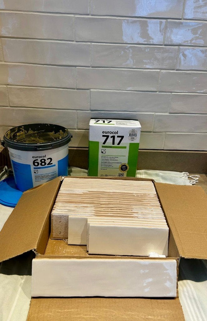 Cabrera Marfil Creme + Eurocol 682 +Eurocol 717 creme, Doe-het-zelf en Verbouw, Ophalen, Overige materialen, Wandtegels, Nieuw