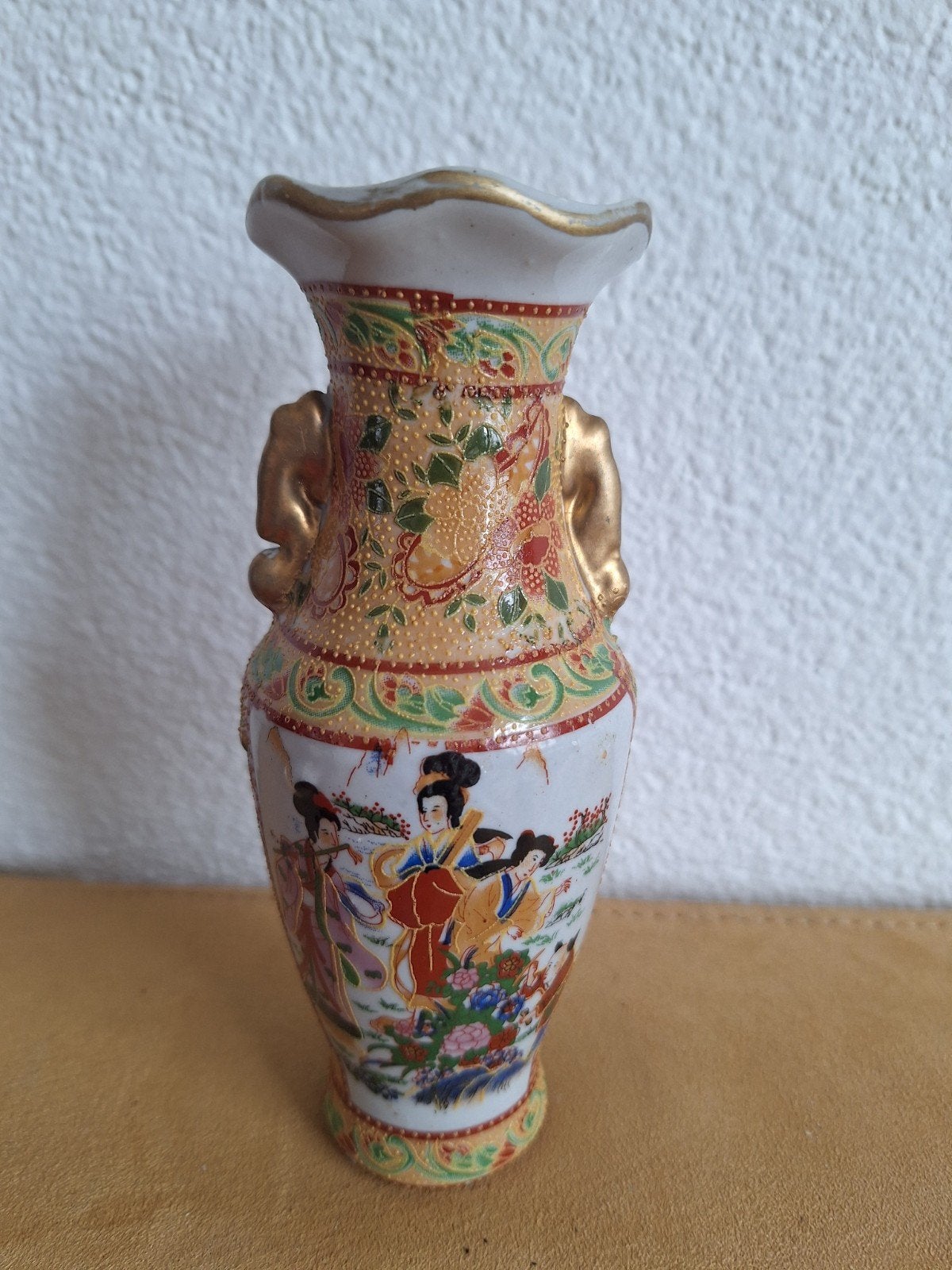 Antieke Chinese vaas met handgeschilderde decoraties, Antiek en Kunst, Ophalen