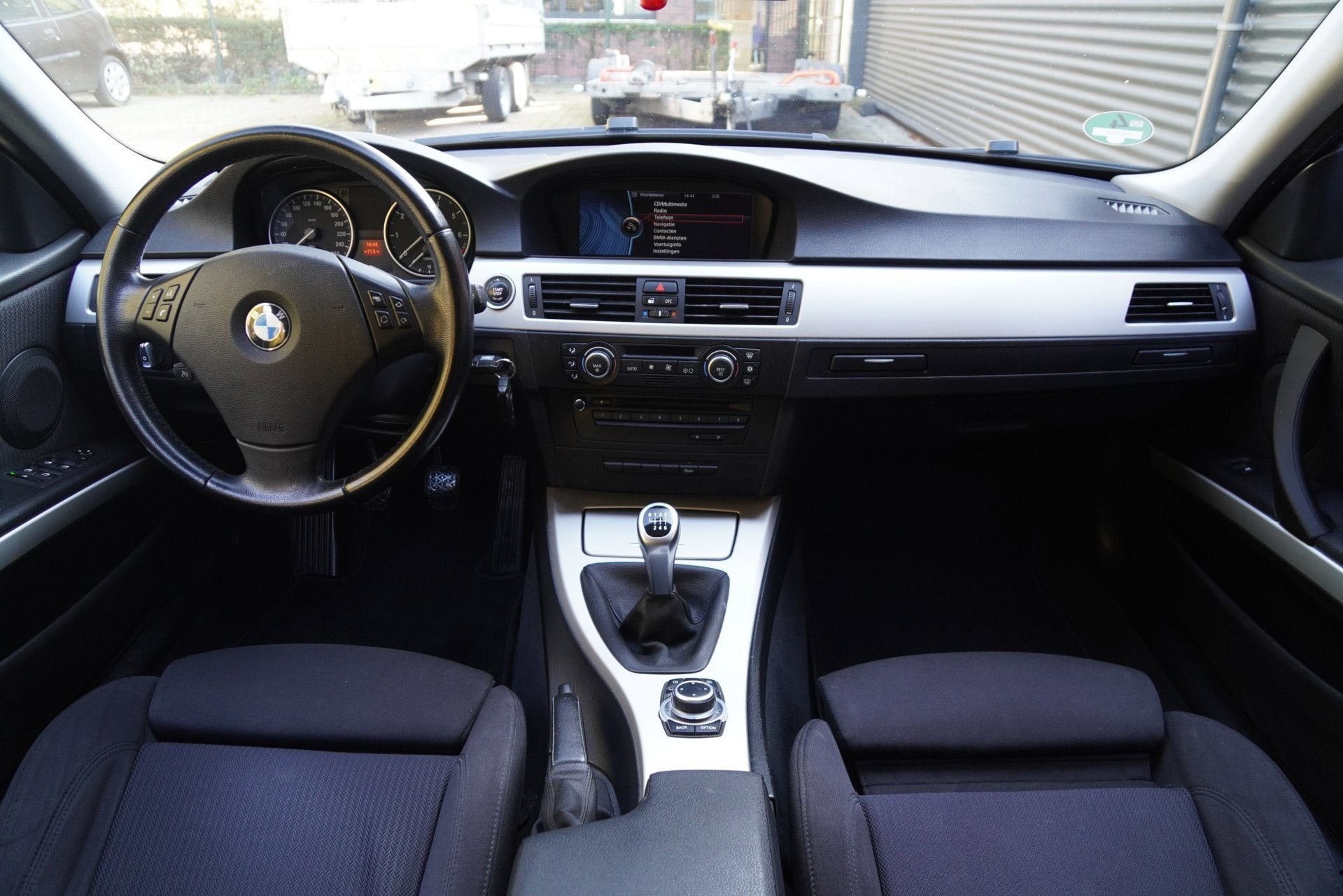 BMW 3-serie Touring 318i Business Line NAVI PROF TREKHAAK PD, Auto's, Zwart, Blauw, Origineel Nederlands, Handgeschakeld