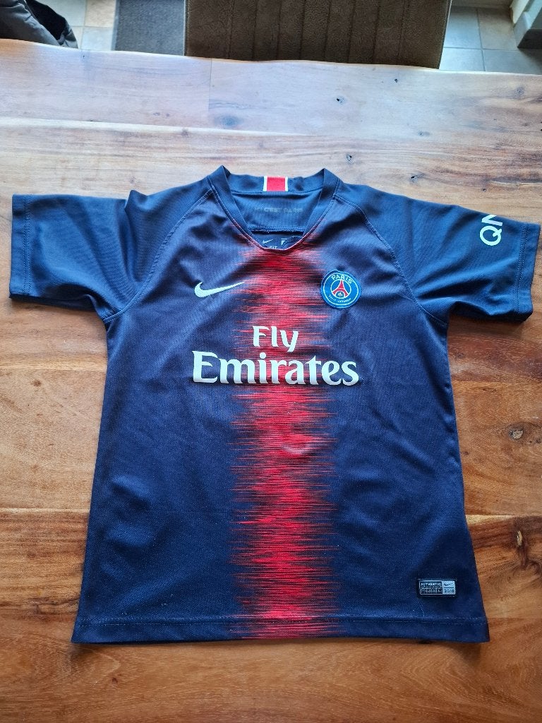 Mooi shirt van Fly Emirates, Neymar maat 158/164, Ophalen of Verzenden, Zo goed als nieuw, Shirt of Longsleeve, Onbekend
