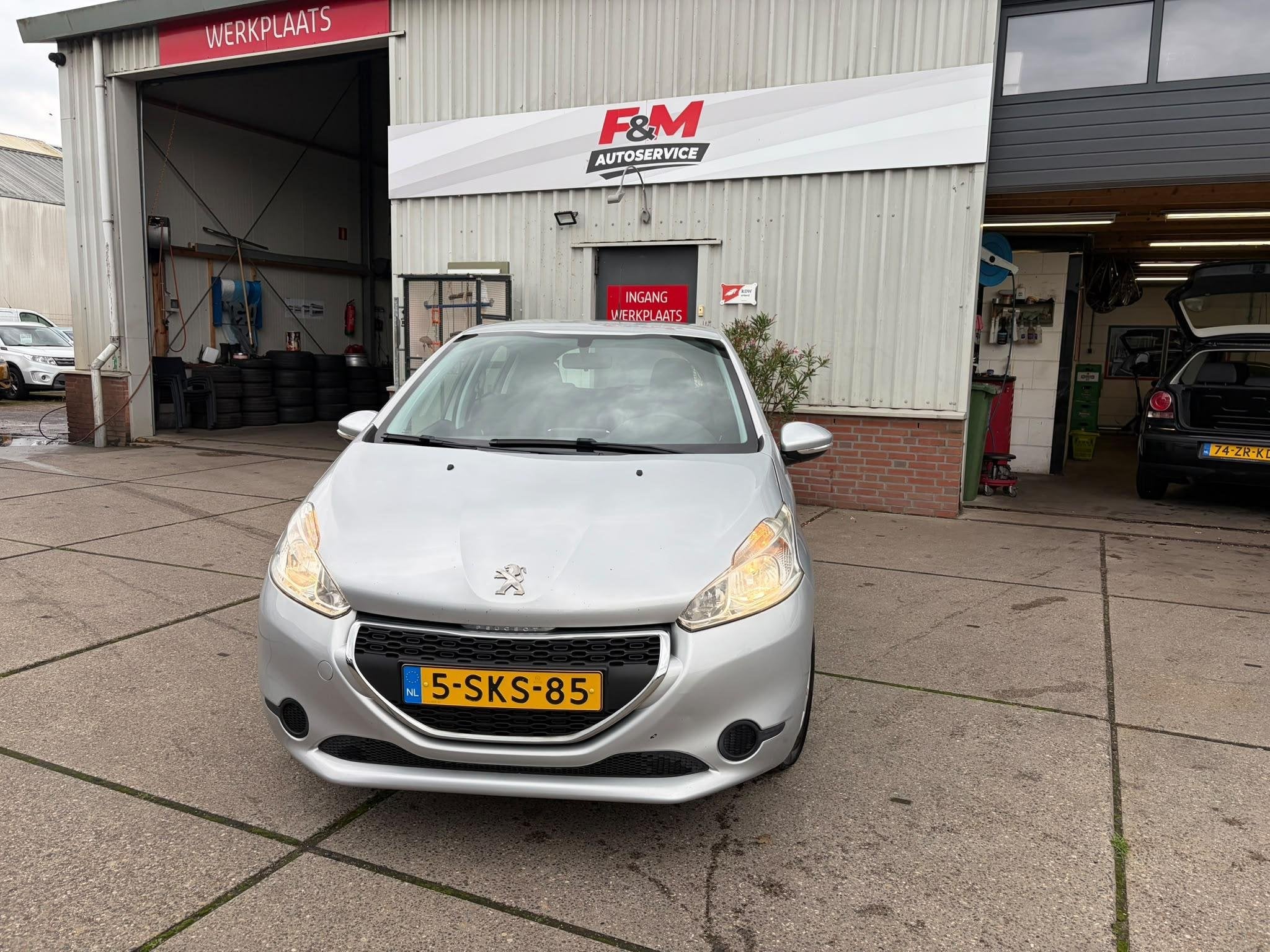 Peugeot 208 1.2 VTi Active Airco, cruise, Voorwielaandrijving, Euro 5, Stof, Gebruikt