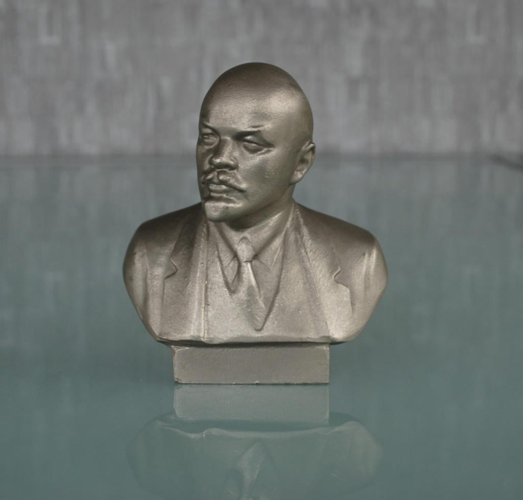 Lenin buste origineel met Kunstenaars naam en jaartal, Antiek en Kunst, Ophalen of Verzenden