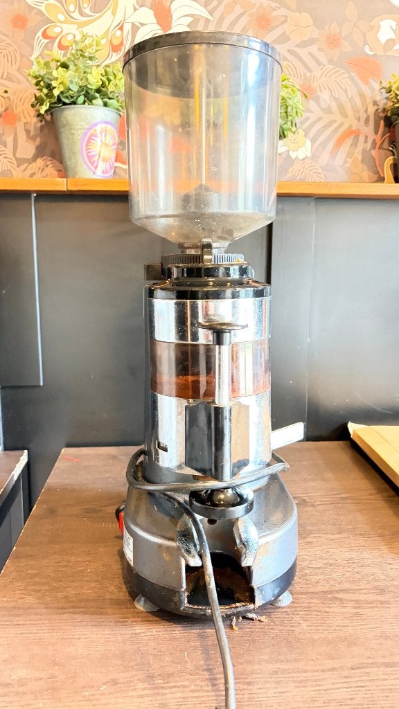 Professionele koffiemolen CMA RR45 (Italië) met doseerder, 10 kopjes of meer, Ophalen, Gebruikt, Overige modellen