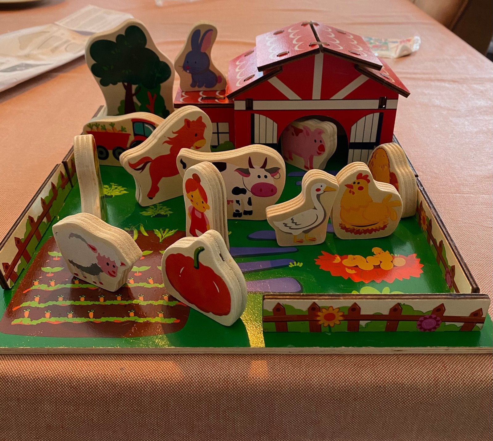 Mooie houten speelboerderij / vormenstoef (30 x 30 cm), Ophalen, Gebruikt, Overige typen