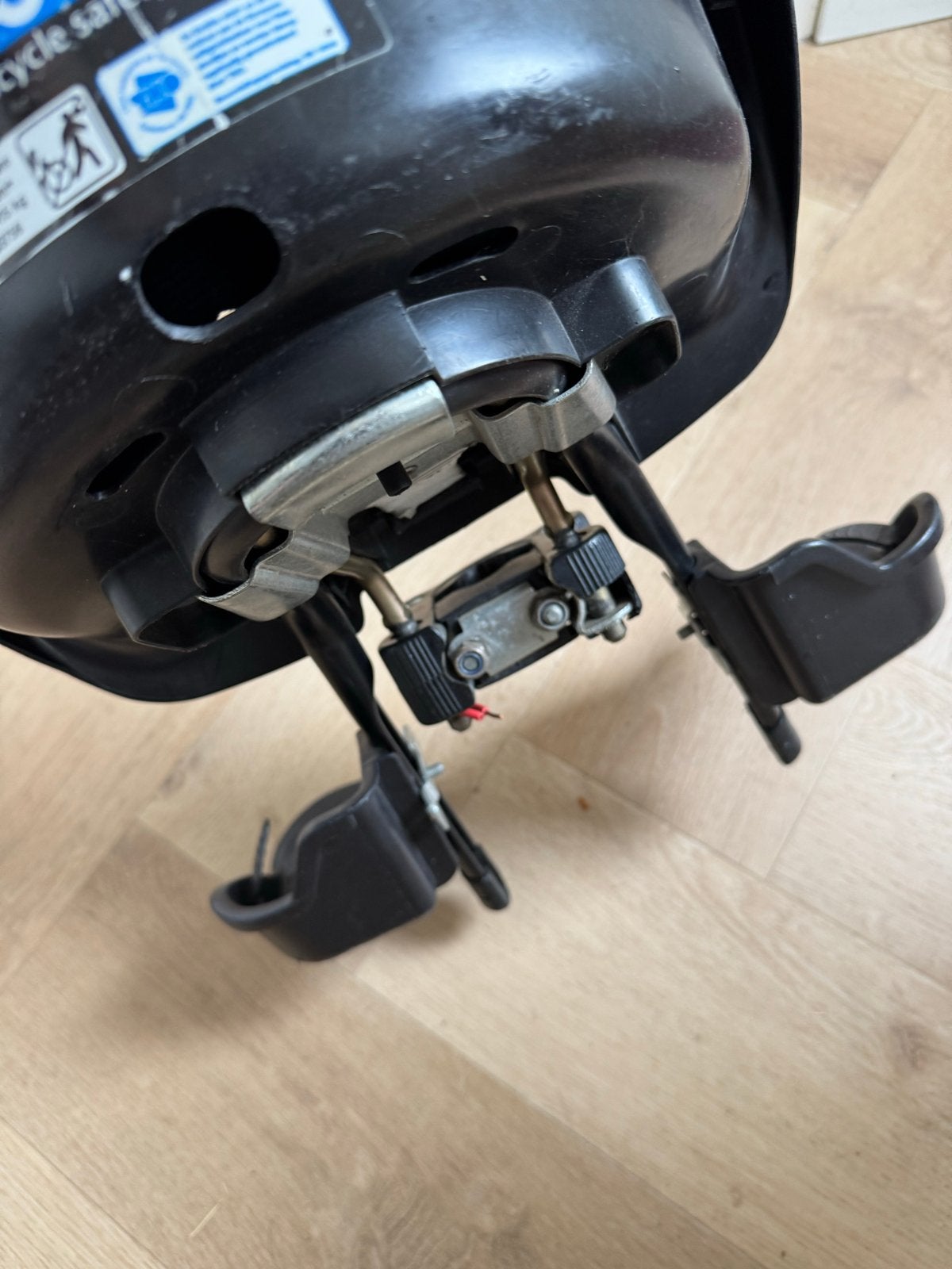 Gebruikt fietsstoeltje met voetsteuntjes, Fietsen en Brommers, Fietsaccessoires | Fietsstoeltjes, Achterzitje, 9 t/m 18 kg, Ophalen of Verzenden