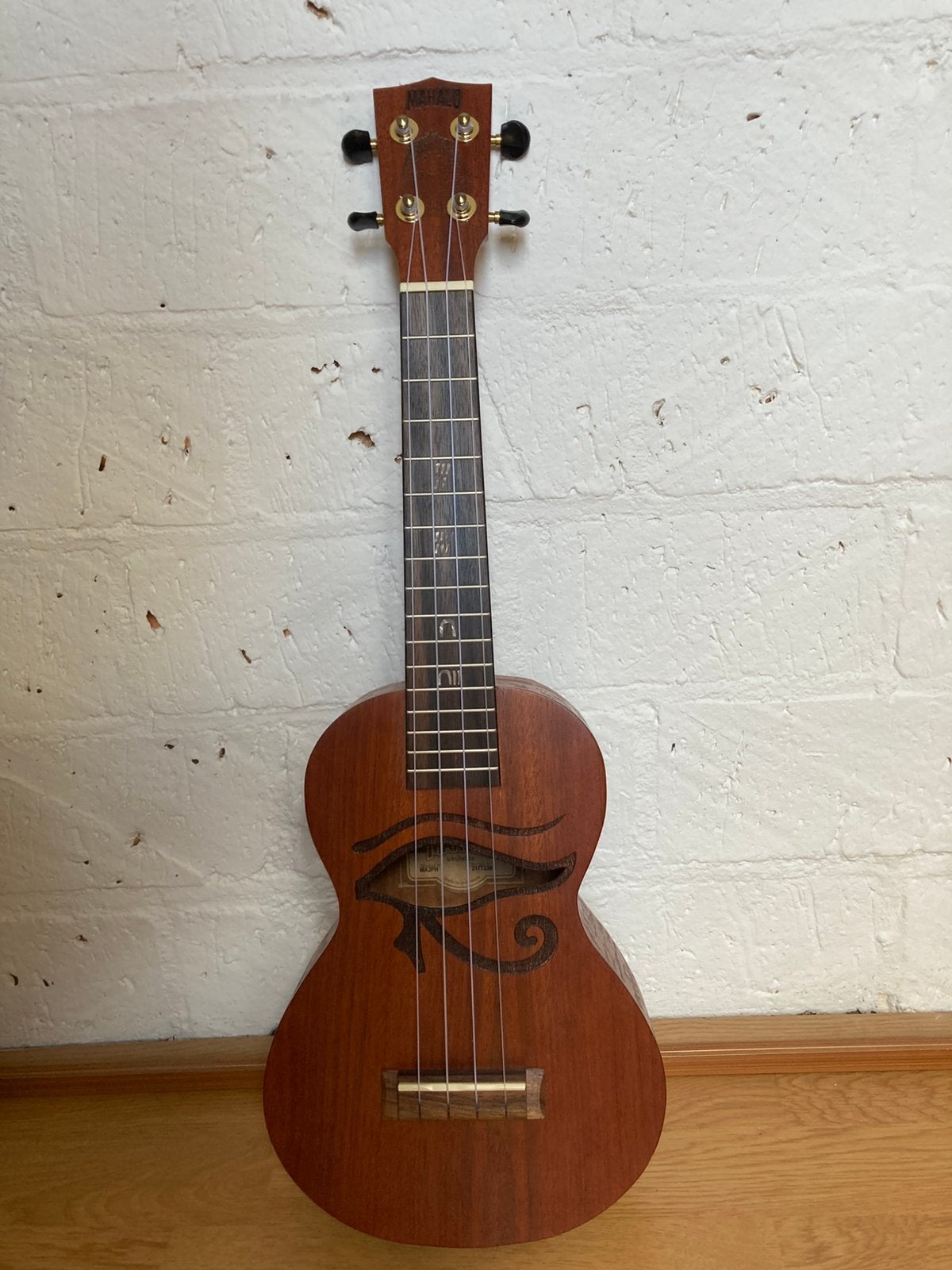 Mahalo concert ukulele met hiërogliefen, Muziek en Instrumenten, Snaarinstrumenten | Overige, Ophalen, Nieuw, Ukelele