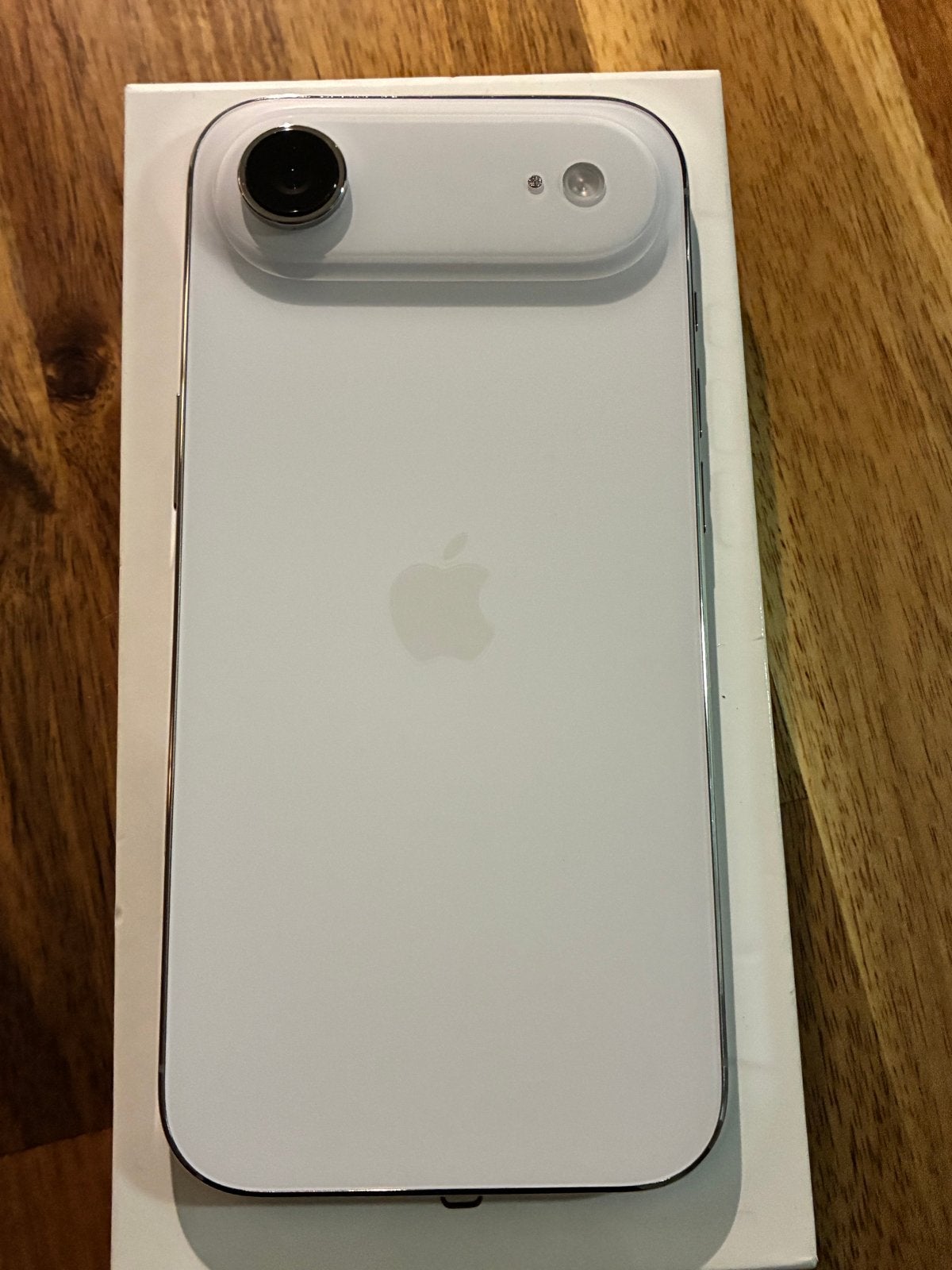 Foto 3 van IPhone AIR 256GB Wit 12GB incl. factuur met 1,5 jr garantie